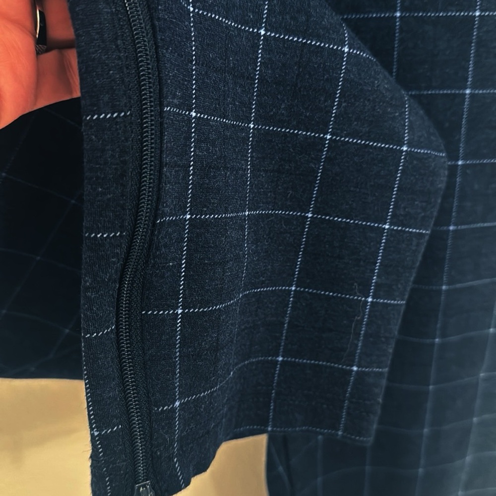 BETABRAND Striped Navy Dressy Pants Zipper Pockets & Ankles Taper Size LP - Picture 6 of 7